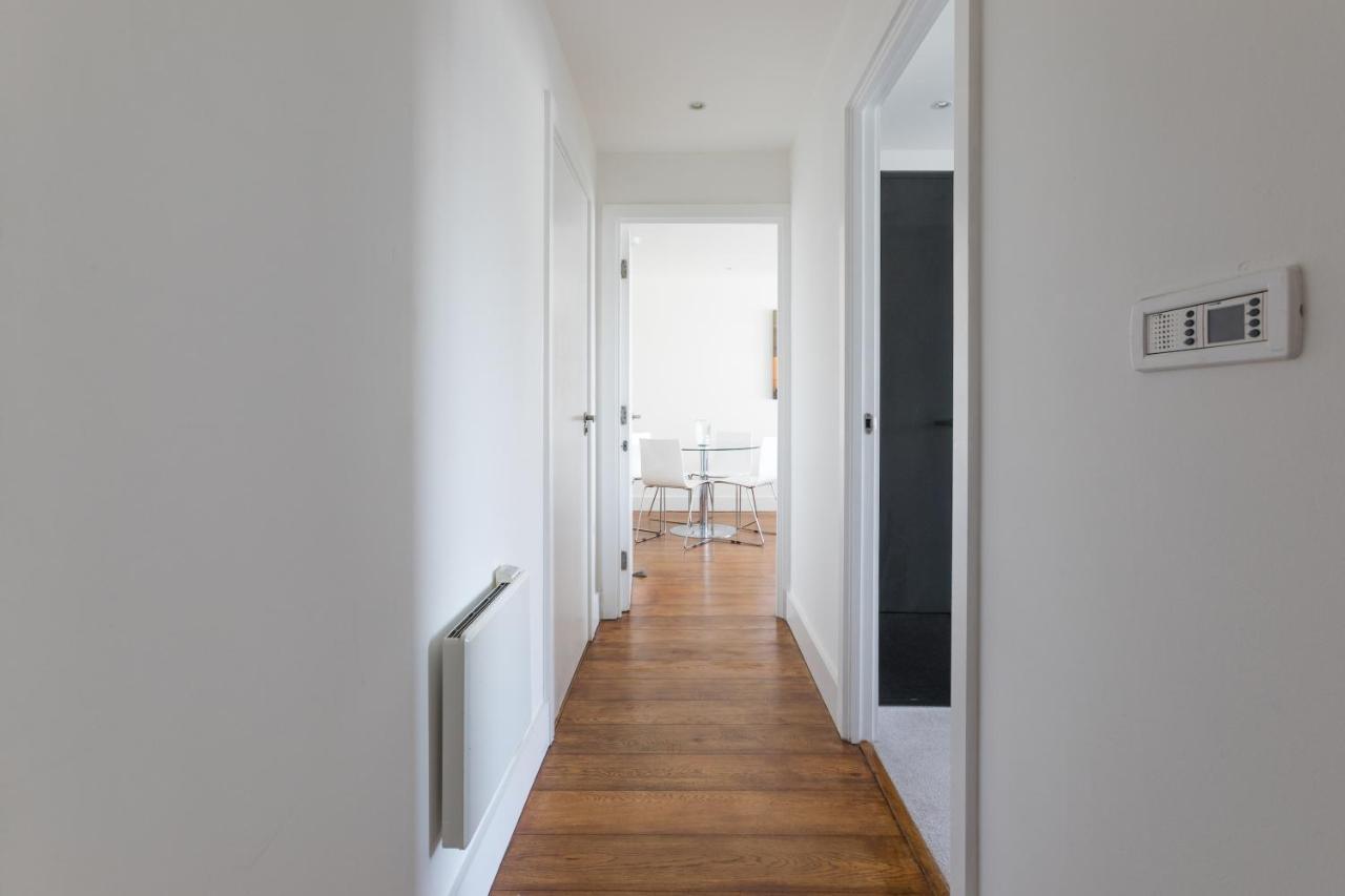 Luxury 2-Bed Flat Parking And Close To The Tube Лондон Екстериор снимка